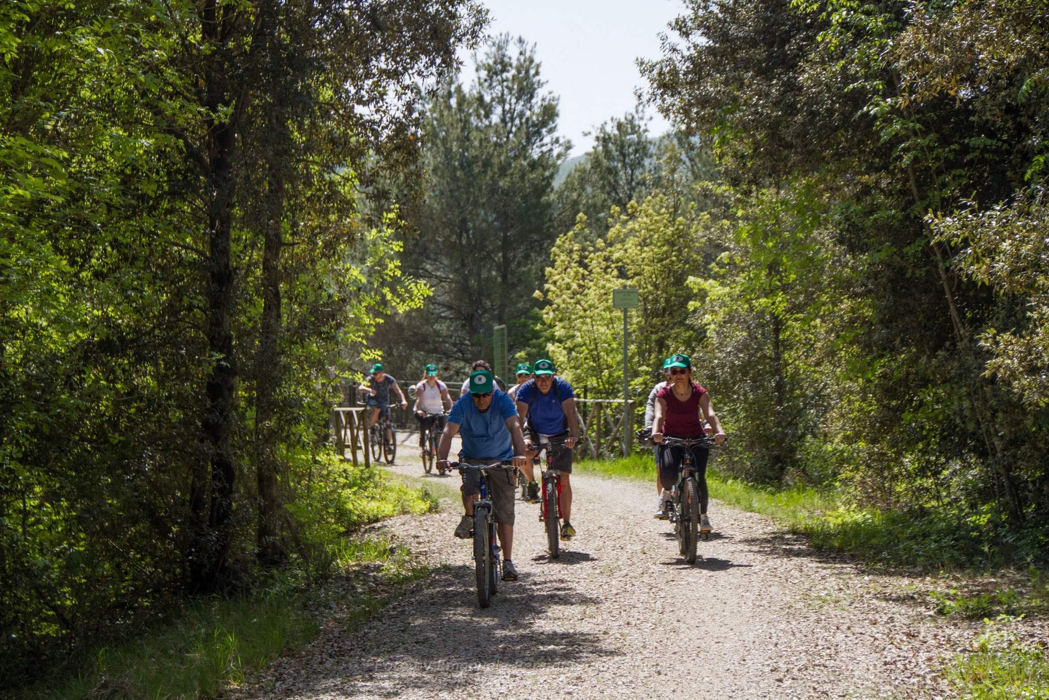 gruppo_bici_percorso_ferrovia_spoleto_norcia_da_raw